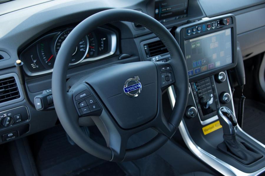  Volvo XC70 Police Car 2014 года  (фото 6 из 8)
